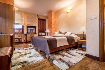 Фото номера Апартаменты с террасой Отель Hotel - Karczma Klimtówka г. Wolbrom 3